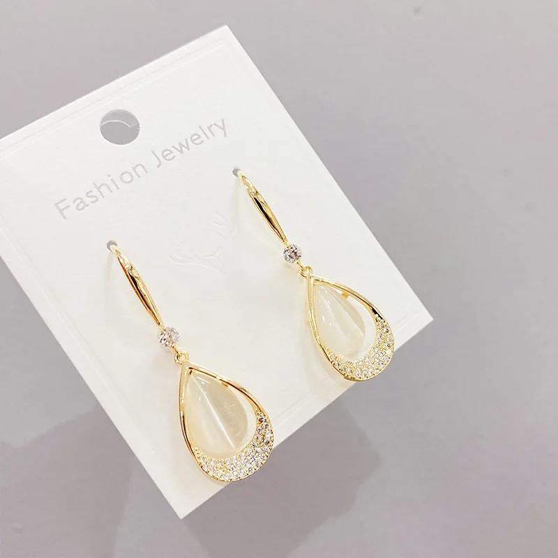 

Wholesale Silver Plated Three-Dimensional Geometric Opal Rhinestone Earrings Korean Trendy Stud Simple Jewelry