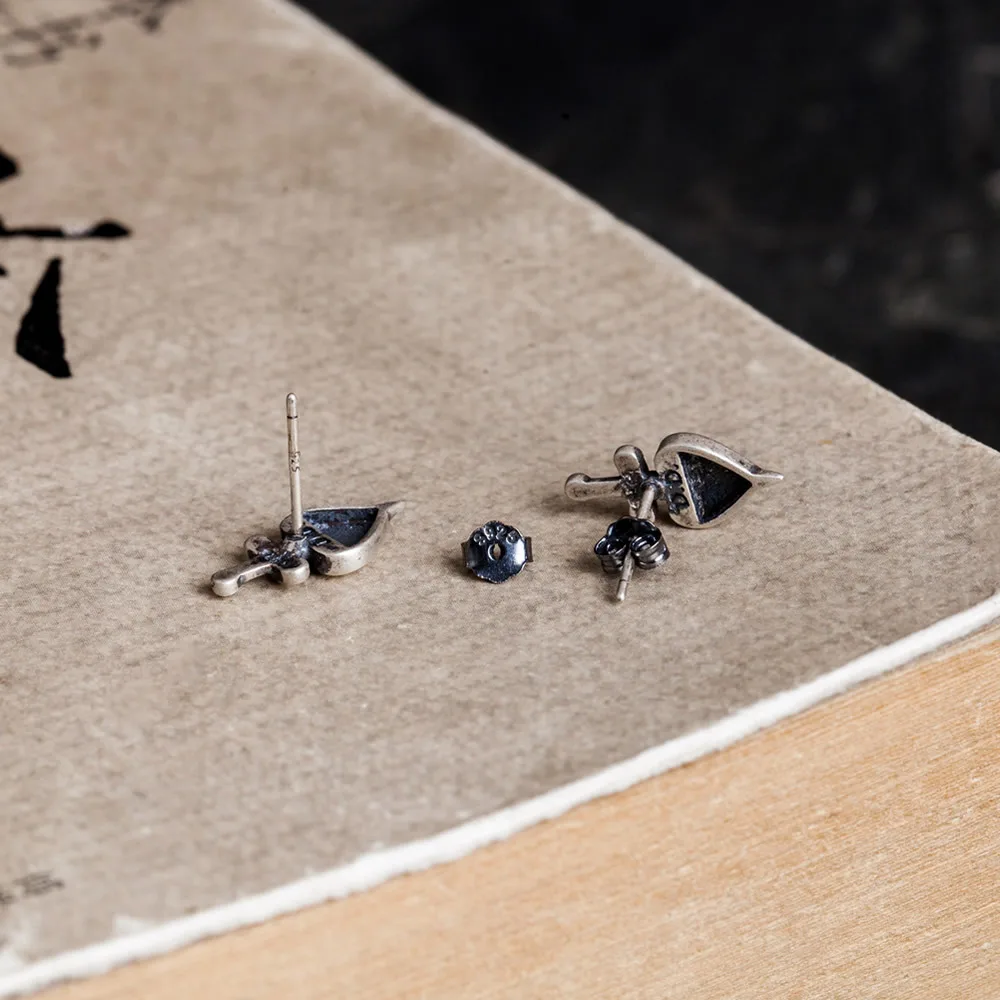 

S925 sterling silver Heartseeker earrings for men and women New punk style anti allergy ear stud ear clip jewelry