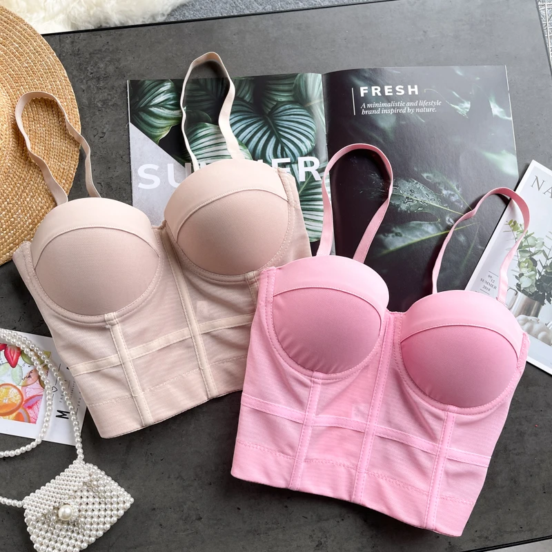 

Женский бюстгальтер с чашками пуш-ап и регулируемыми бретелями