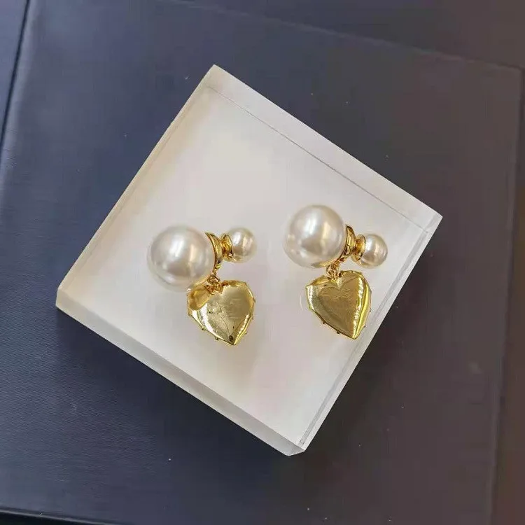 

Brand Letter Classic Vintage Elegant Heart Pearl Stud Earrings Love Crystal Eardrop Women Party Wedding Fashion Jewelry Gift