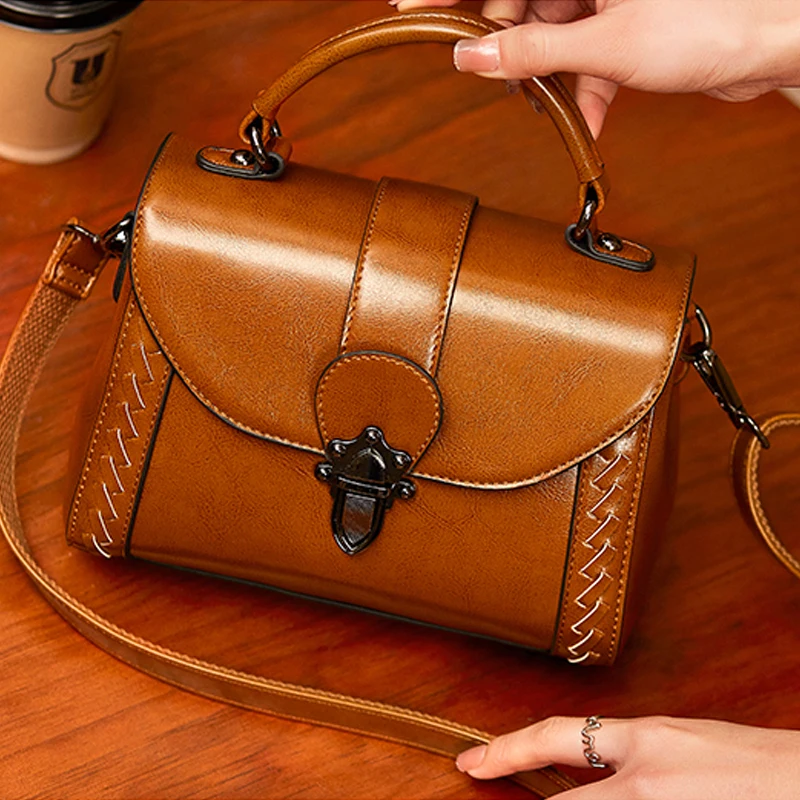 Женская мини-сумка через плечо из натуральной кожи |