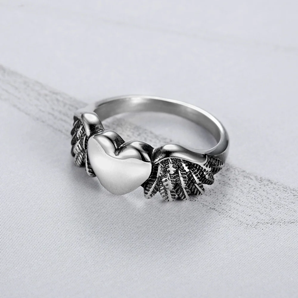 

Megin D Punk Personality Vintage Wind Heart-shaped Wings Titanium Steel Rings for Men Women Couple Friend Fashion Gift Jewelry