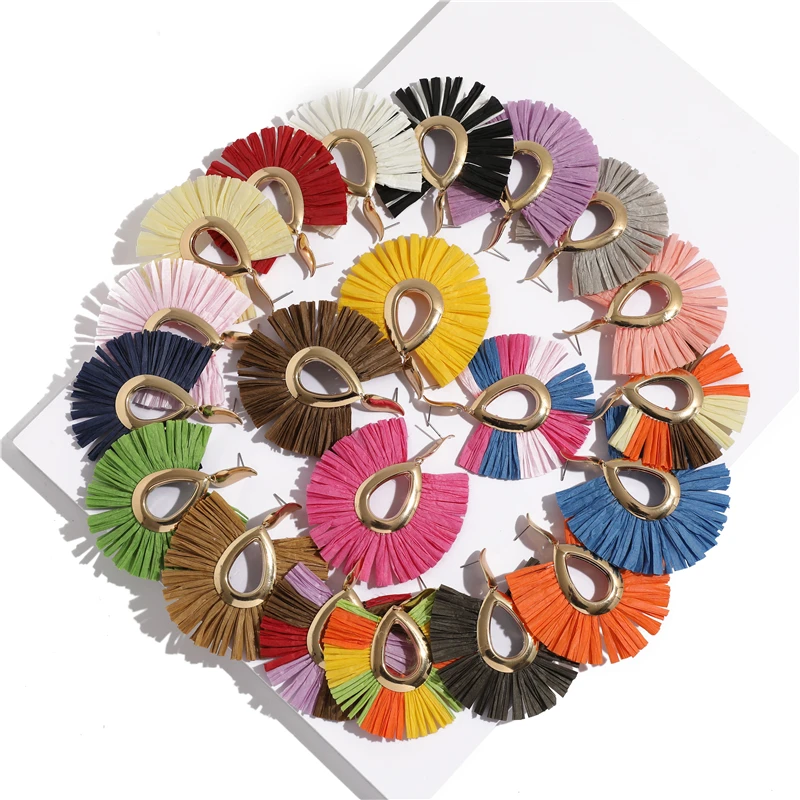 НОВЫЕ серьги с кисточками для женщин в бохемском стиле, большие золотые капли с зелеными и бежевыми помпонами, модные украшения.