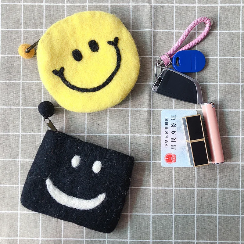 Bolso de lana hecho a mano con cara sonriente, monedero para estudiantes, tarjetero, almacenamiento de monedas, novedad-2