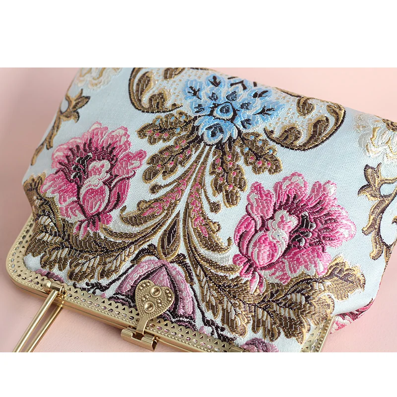 

Retro New Women Totes Floral Embroidery Clutch Bags Chain Shoulder Bag Lady Handmade Cover Kisslock Messenger Crossbody Bag