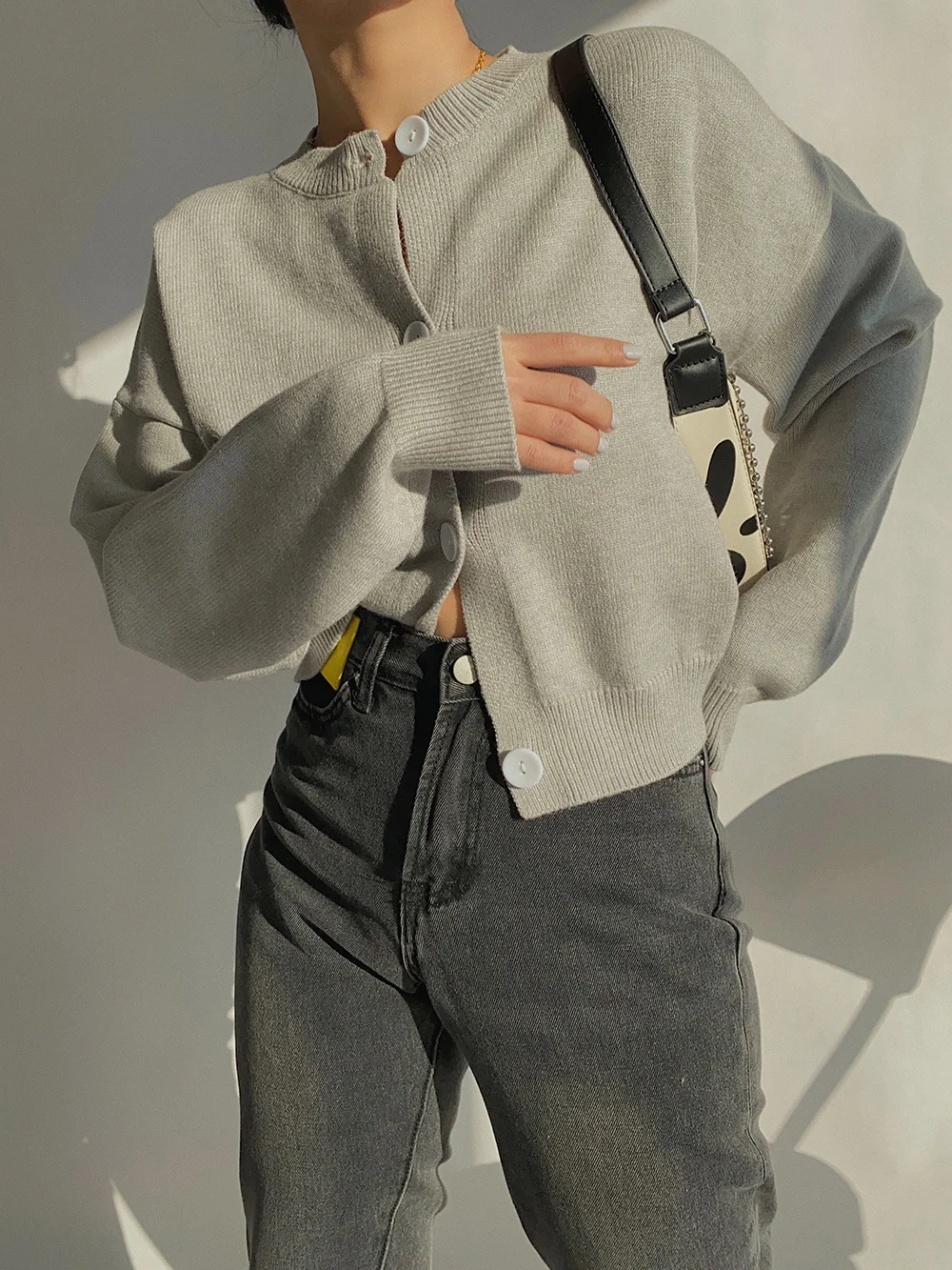 

Новый весенний вязаный кардиган, женский простой кардиган, удобно носить куртку с высокой талией, маленькое пальто с лесом