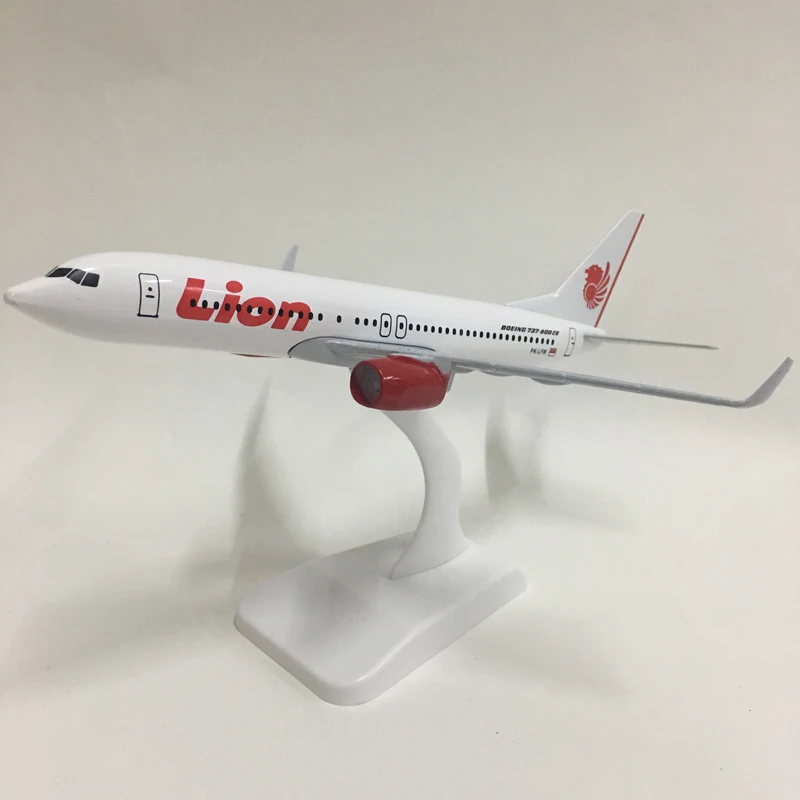 Джейсон пачка 20 см Лев Boeing 737-900 модель самолета Модель аэроплана самолет 1:300 Diecast