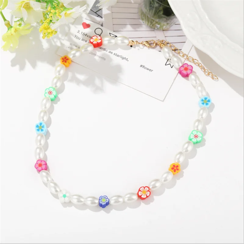 

Trendy Imitation Pearl Rubber Flower Necklace Gift Wholesale Simple Jewelry for Women