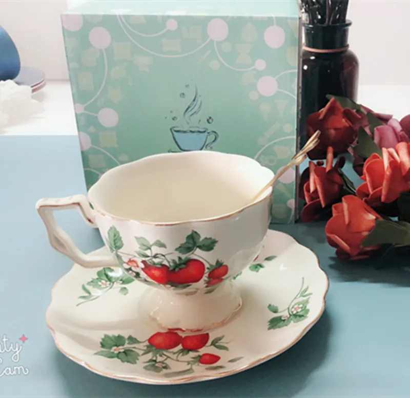 European vintage coffee cup set ceramic English gold rim French restaurant bar color box spoon and saucer |