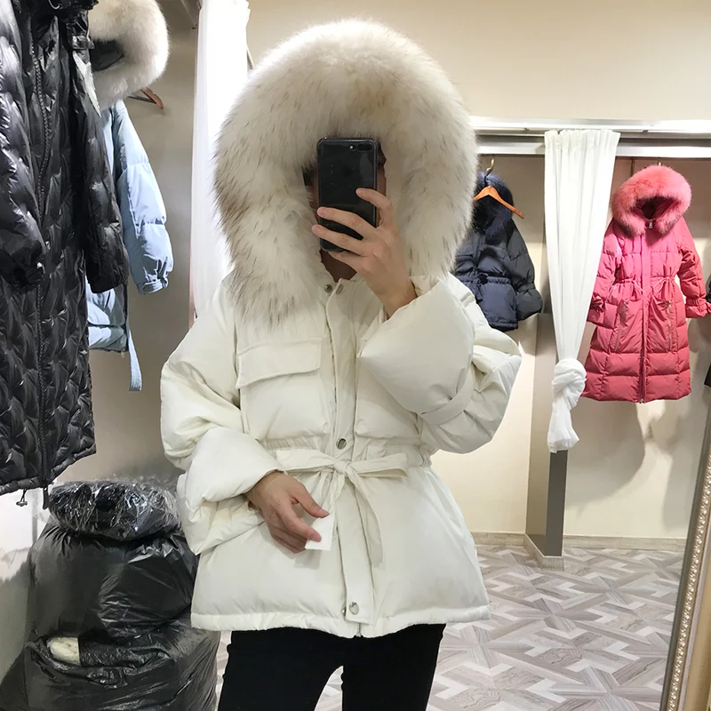 Зимние парки из натурального меха енота с воротником на 90% белом утином пуху
