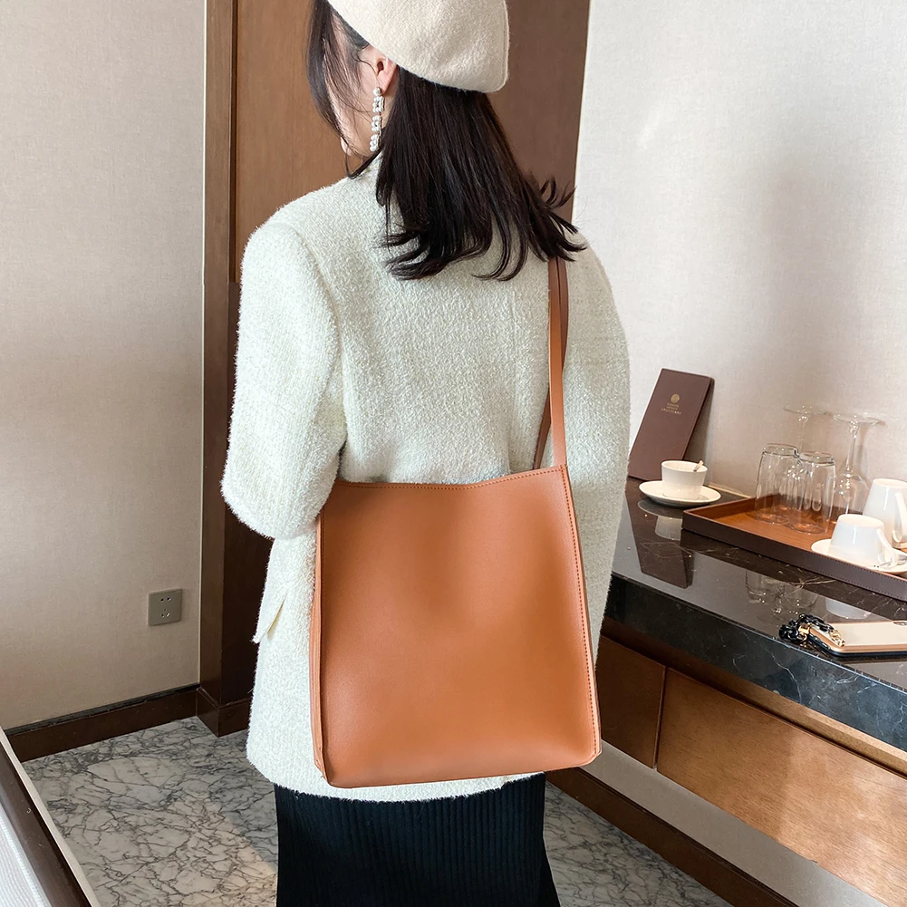 

Simply Crossbody Bag PU Leather Solid Color Simple Messenger Bag Lady Travel Small Handbags for Women 2020