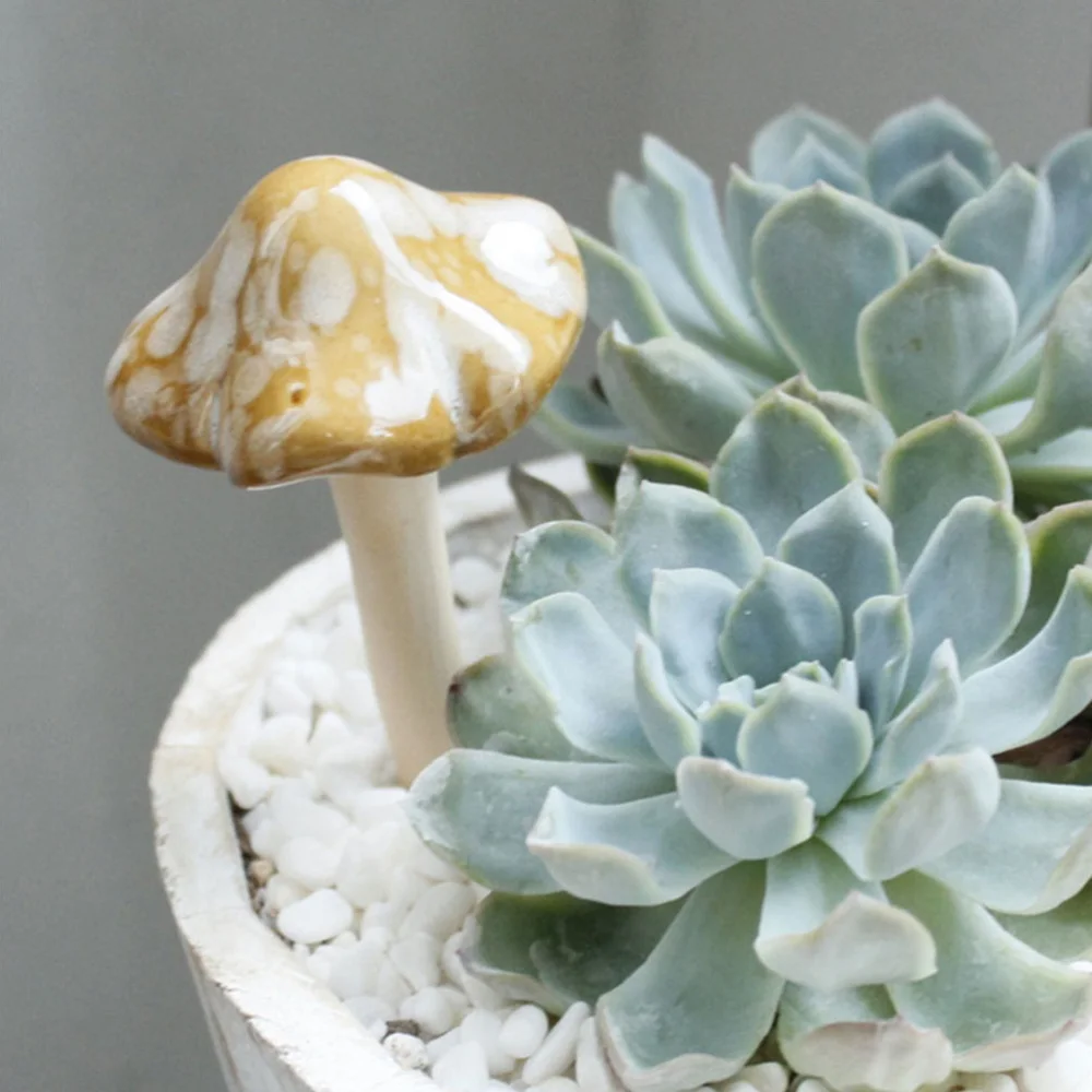 

8pcs Flowerpot Decorative Accessories Photography Props Mini Mushroom Figurines