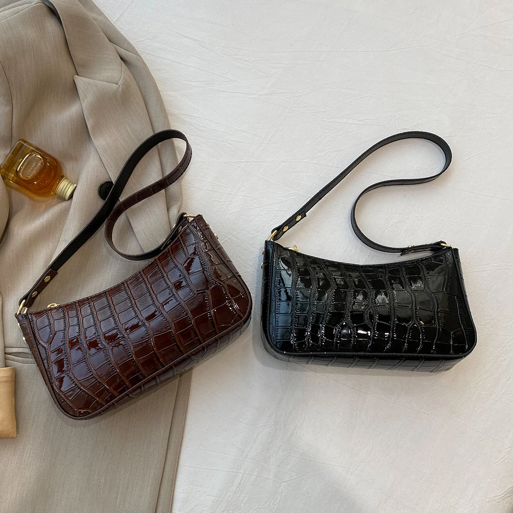 

Женская сумка под крокодиловую кожу, ретро-стиль, сумки для багета, из 2021 искусственной кожи, сумка на плечо, роскошная дизайнерская сумочка,...