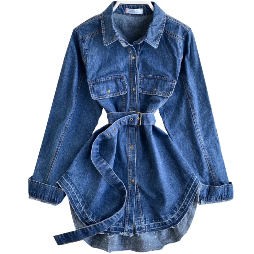 Женская джинсовая куртка облегающая однобортная с лацканами и поясом на весну