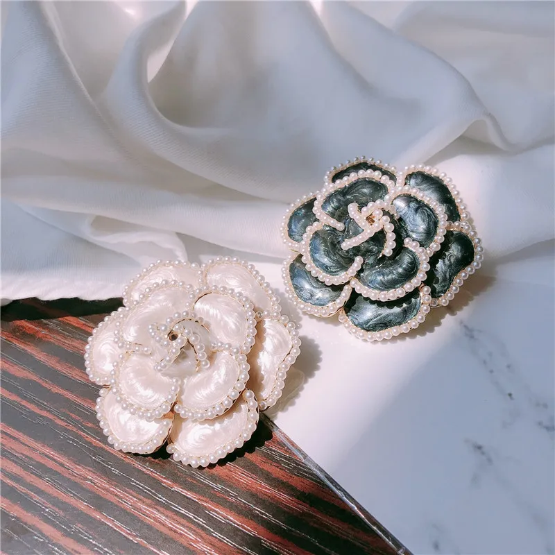 

Fashion Big Rose Flower Brooches For Women 2020 New Trends White Black Brooch Pins Jewelry Christmas Gifts