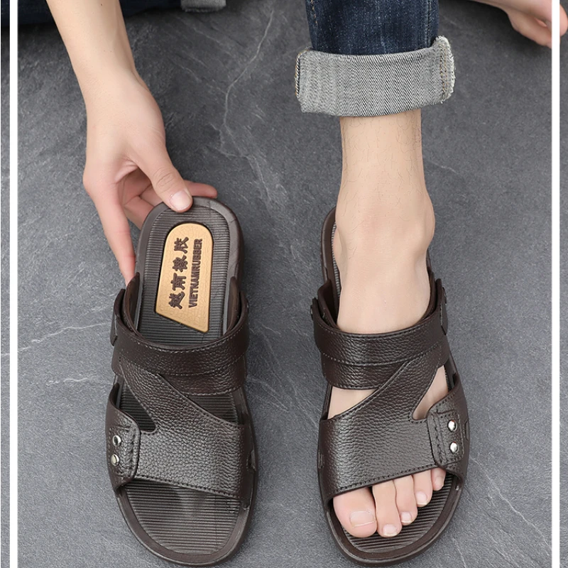 

2021 new summer men's sandals fashion casual beach shoes wear comfortable dad sandals and slippers
