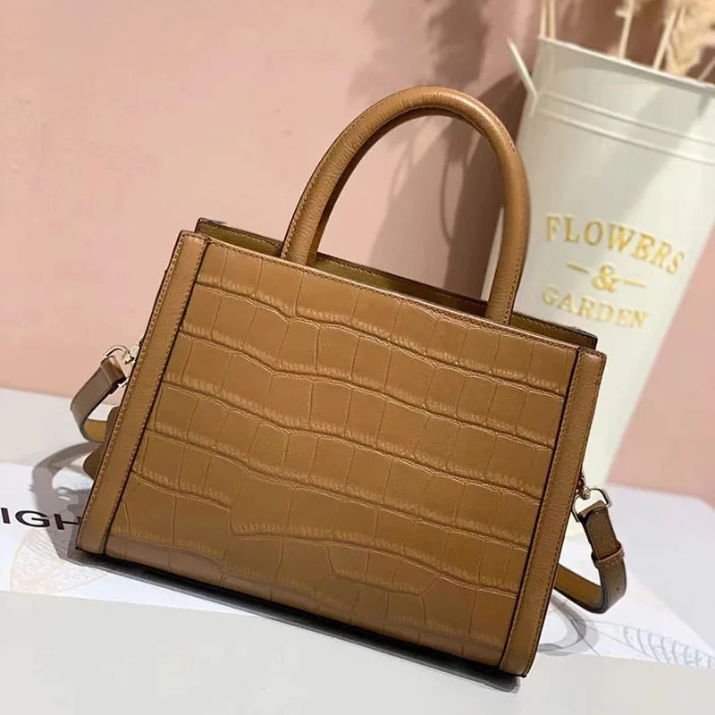 

The New 2020 Crocodile Pattern Small square bag famous brand Fashion portable messenger bag real leather handbag luxury handbag