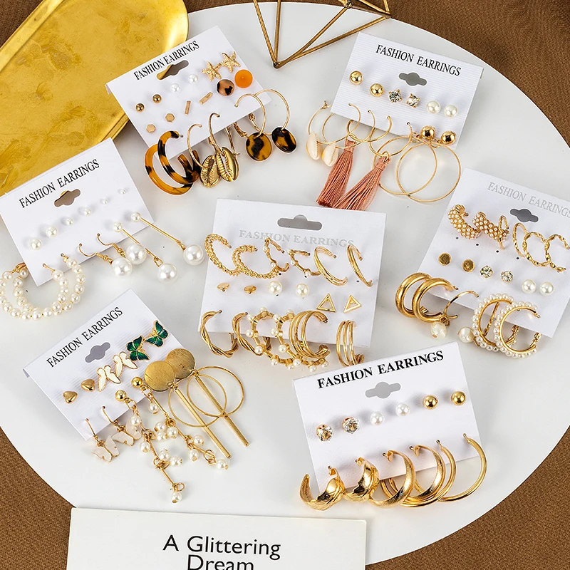 Моде комплект жемчужных серег золотые Цвет металлический геометрические