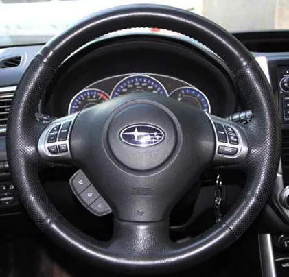 

DIY leather hand-sewn car steering wheel cover for Subaru Forester