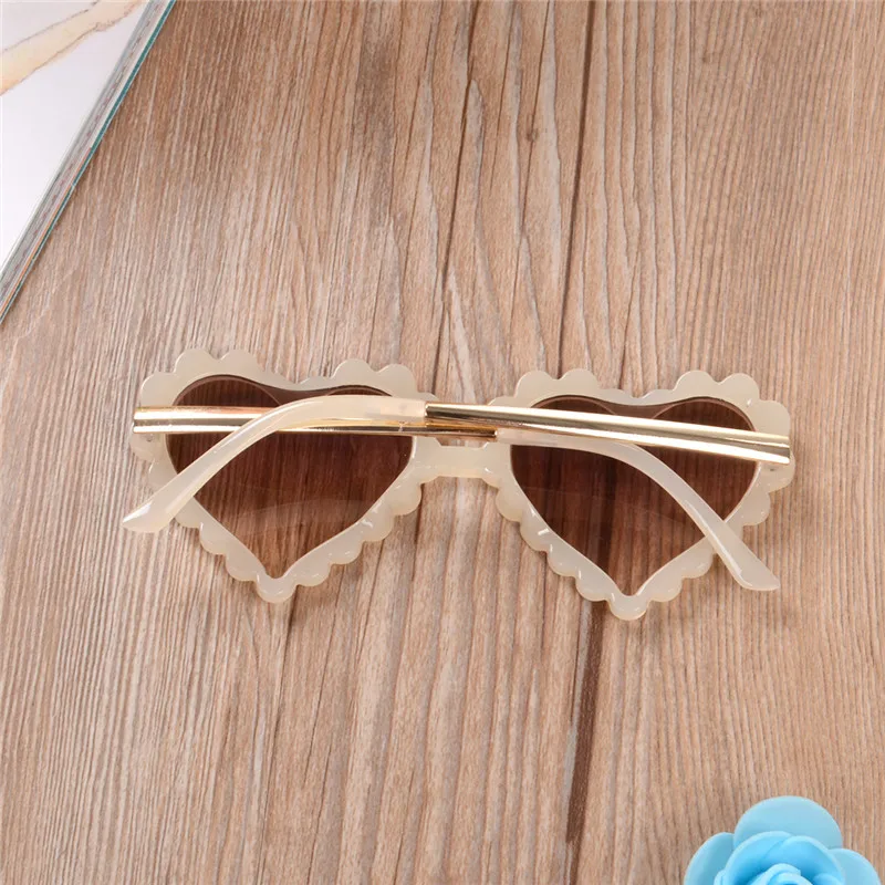 

Kids Headwear Toddler Heart Shaped Sunglasses Cute Fashion UV Protection Sun Glass for Childrens Boys Girls Holiday Beach