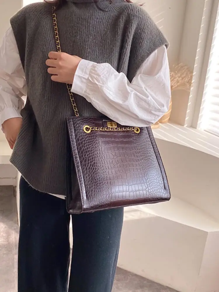 

Crocodile pattern Crossbody bag 2021 Fashion New High Quality Leather Women's Designer Handbag Lock Chain Shoulder Messenger bag