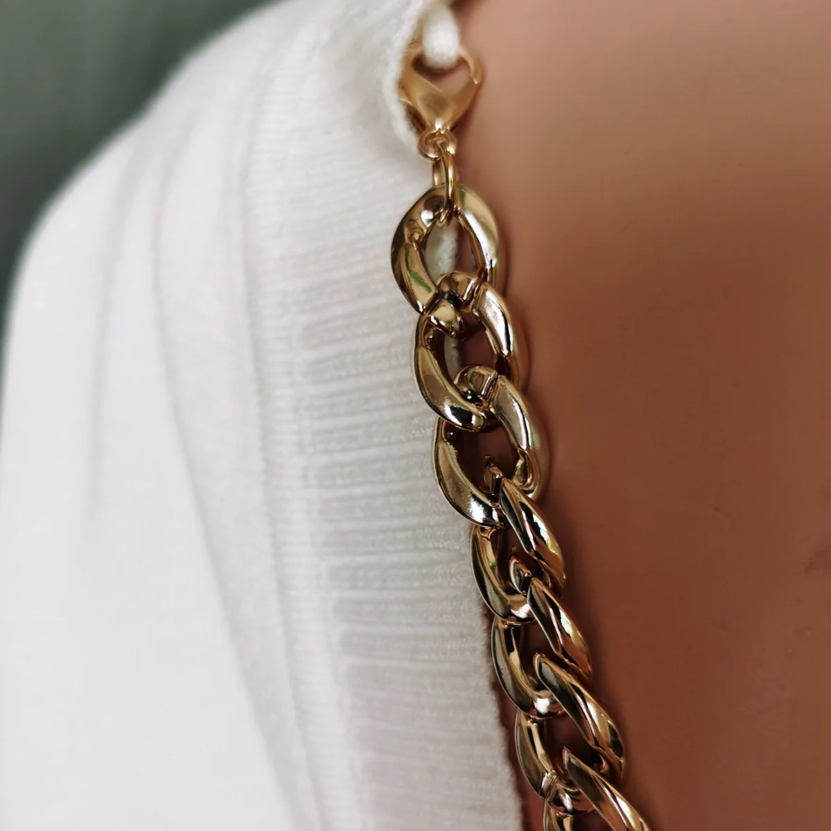 

Sexy solid chain backless v-neck pullover autumn Long sleeves off shoulder sweater women High street pullovers casual sweaters