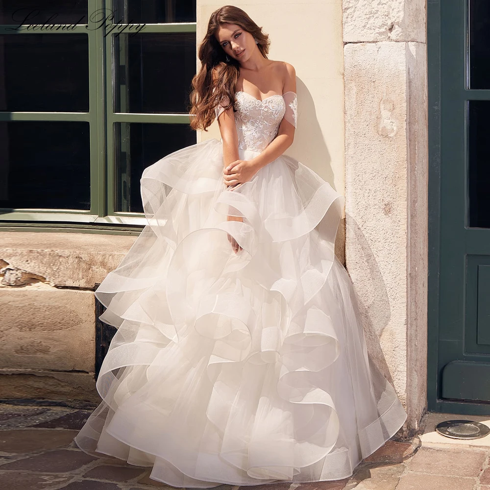 

Lceland Poppy Women's A Line Tiered Wedding Dresses Off the Shoulder Tulle Bridal Gowns Sweep Train Vestido de Noiva