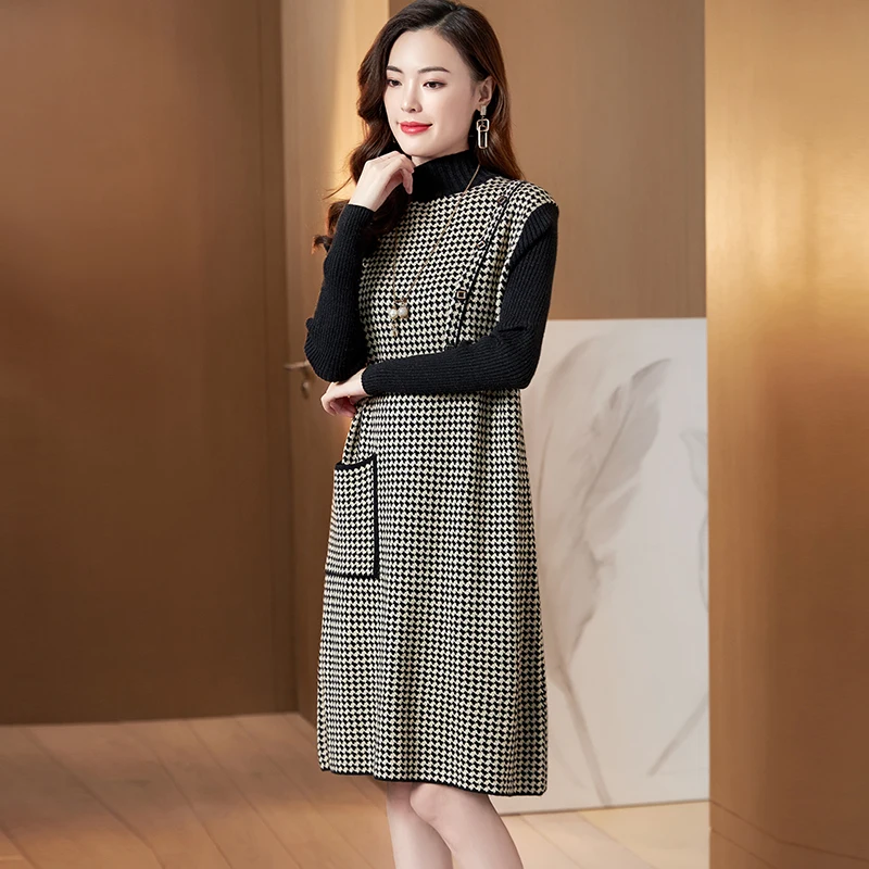 Женское трикотажное платье-свитер средней длины повседневный облегающий