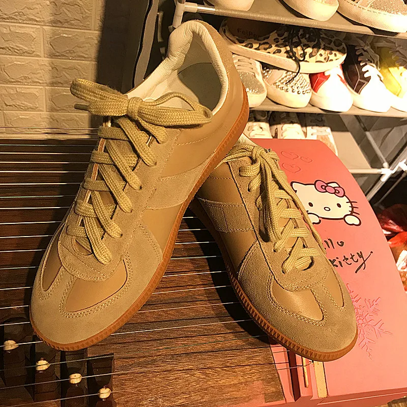 

2021 White Shoes Color Matching Simple Lace-up Microfiber Leather Female Students Flat-heel Casual Shoes Women's Sports Shoes