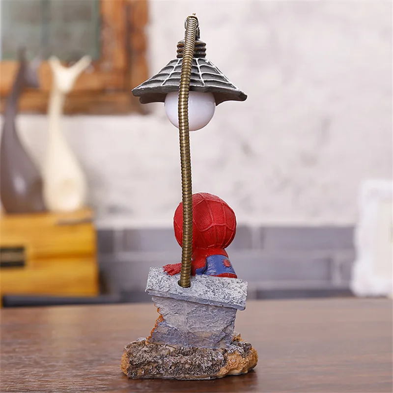 Фигурки героев мультфильмов мстители из смолы ночник Человека-паука