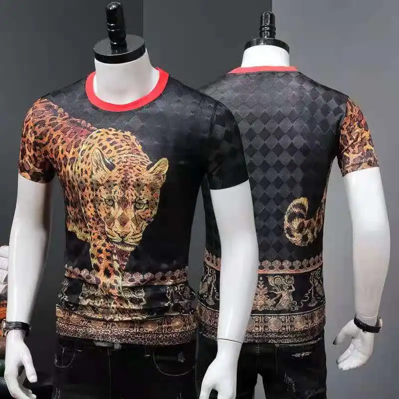 

Летняя новинка, Мужская футболка из ледяного шелка с коротким рукавом и темным принтом, трендовая приталенная Повседневная рубашка с кругл...