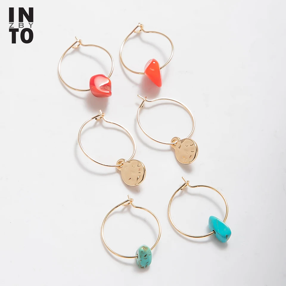 Небольшие серьги кольца из натурального камня женские комплект золотистых