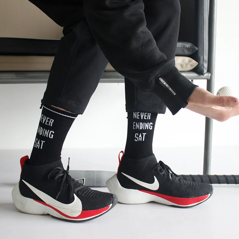

Street Dance ins Harajuku Fashion Brief Letter Men's SOCK Couples Skateboard Women In the Socks