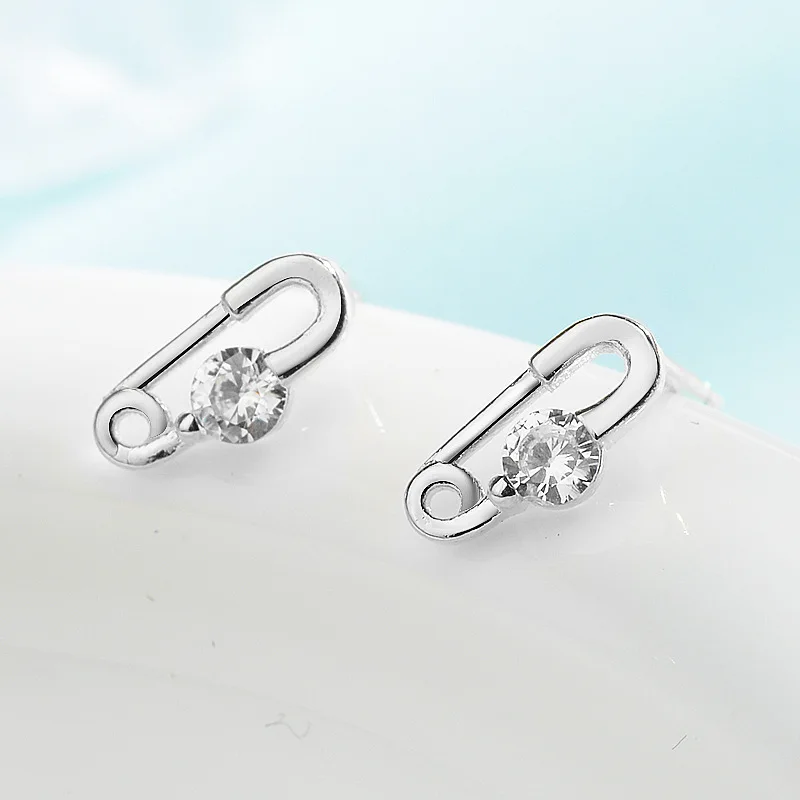 

WANGAIYAO2021 new cute cat earrings female asymmetric zircon fashion cute earrings girls day gifts trend earrings