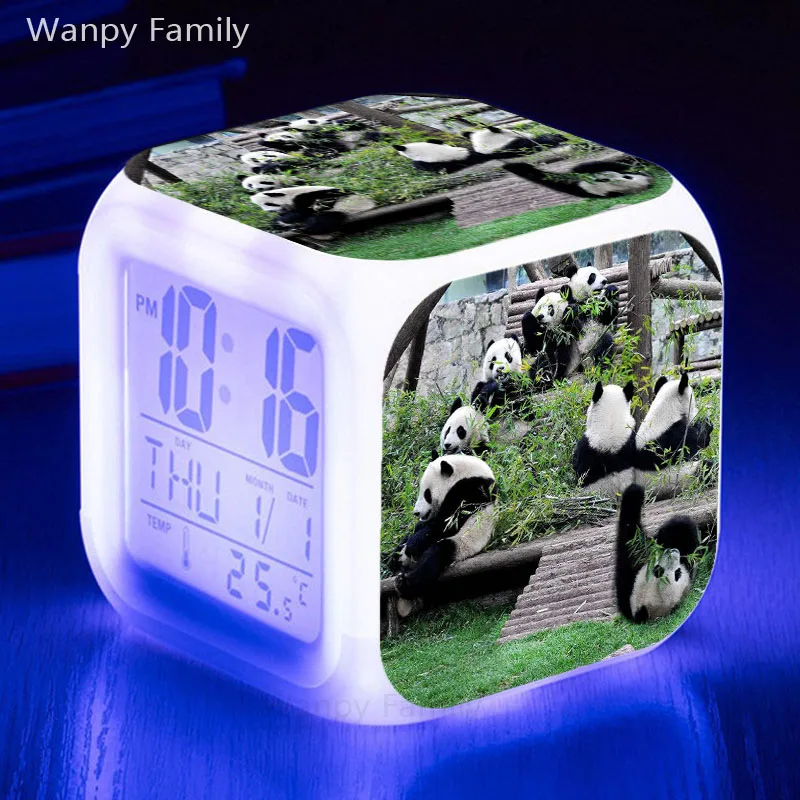 Бургундия Very Lovely Panda Alarm Clock 7 Color Glowing Multifunctio Alarm Clock LED Big screen Touch Sensing Digital Flash Watches Clock - Цвет: Бургундия