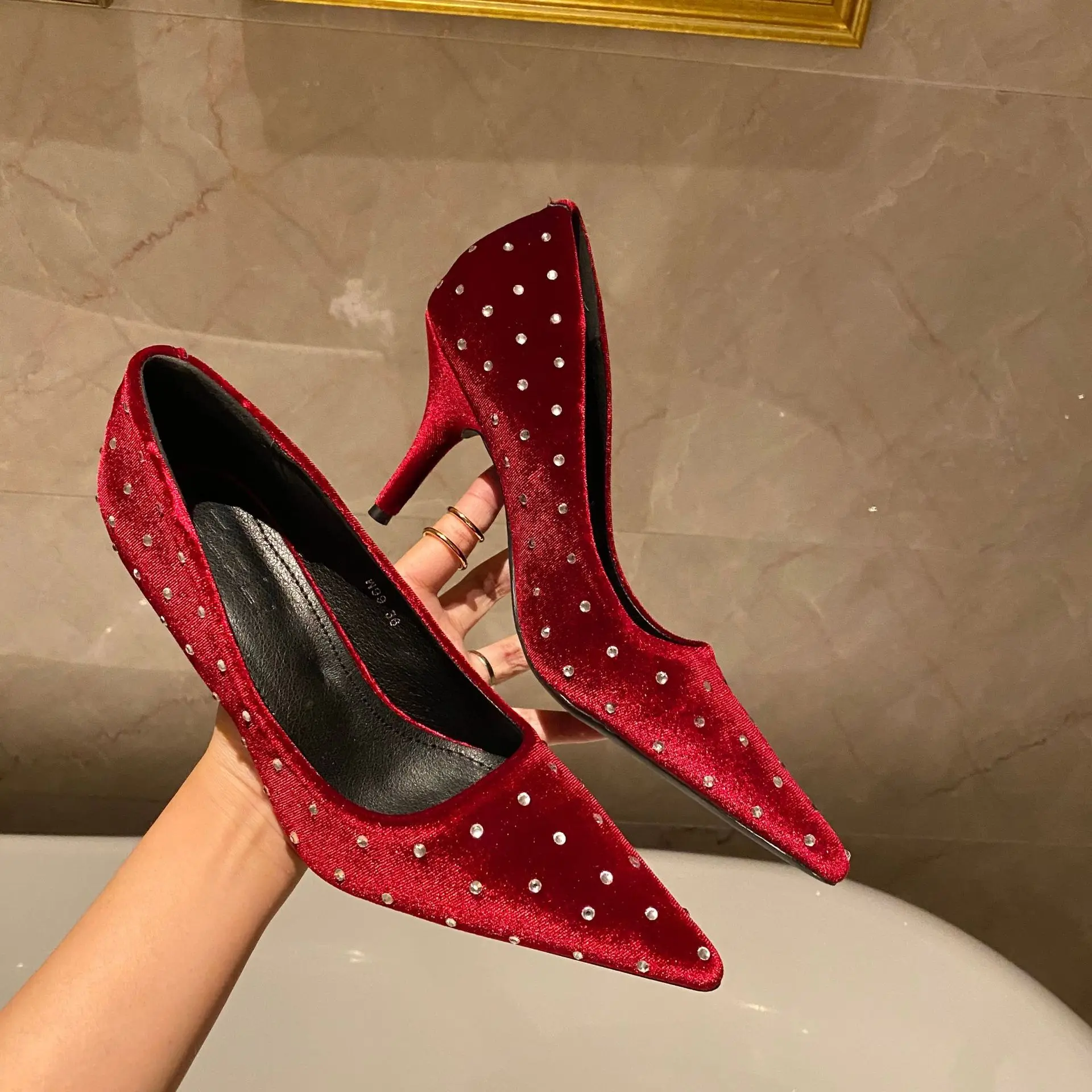 

All-Match Pointed Toe Shoes Woman 2020 Casual Female Sneakers Shallow Mouth Crystal Women Modis Flats Autumn New Rhinestone