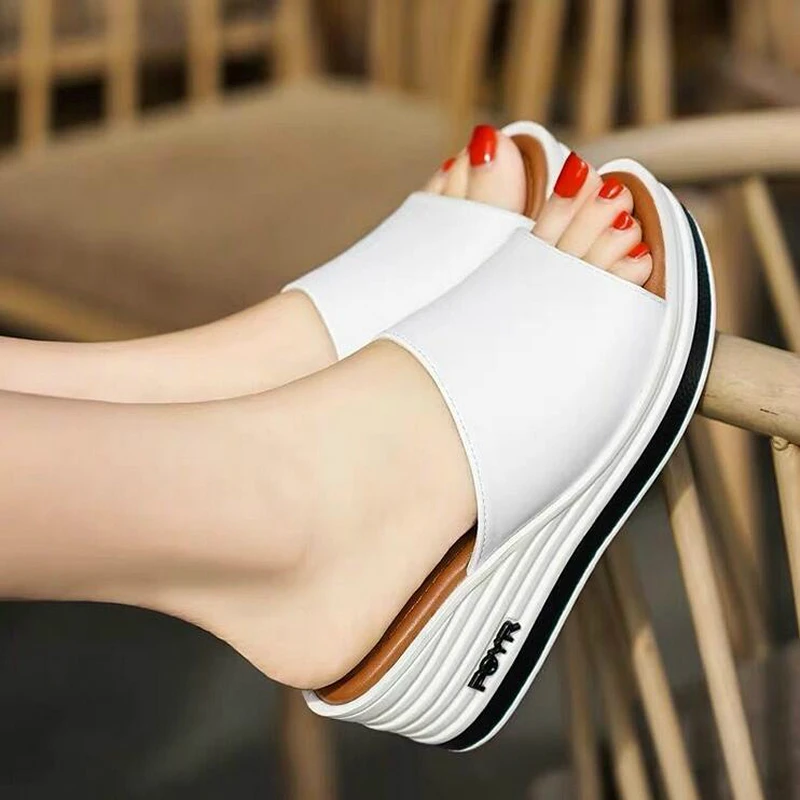 

2021 new Female Slippers Summer Fashion Wear Room with All-match Muffin Bottom Slope Sexy Thick Soled Sandals Tide Shoes Woman
