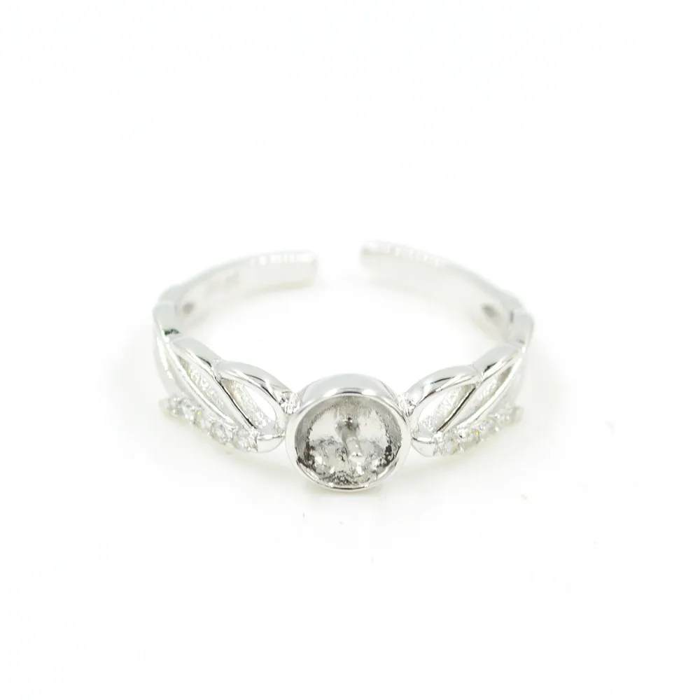 Кольцо из серебра 925 пробы с жемчужинами регулируемое размером 6-9