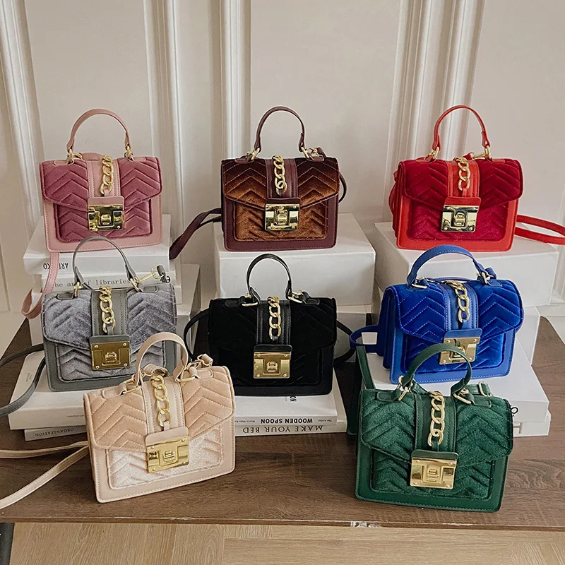 

Corduroy Purse 2022 Fall Winter Warm Soft Shoulder Purse And Handbags Designer Fashion Chains PU Velvet Crossbody Bag For Women
