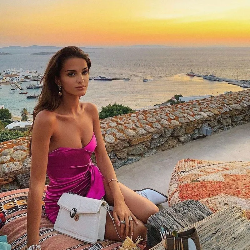 Золотое бархатное сексуальное облегающее платье без рукавов мини женское