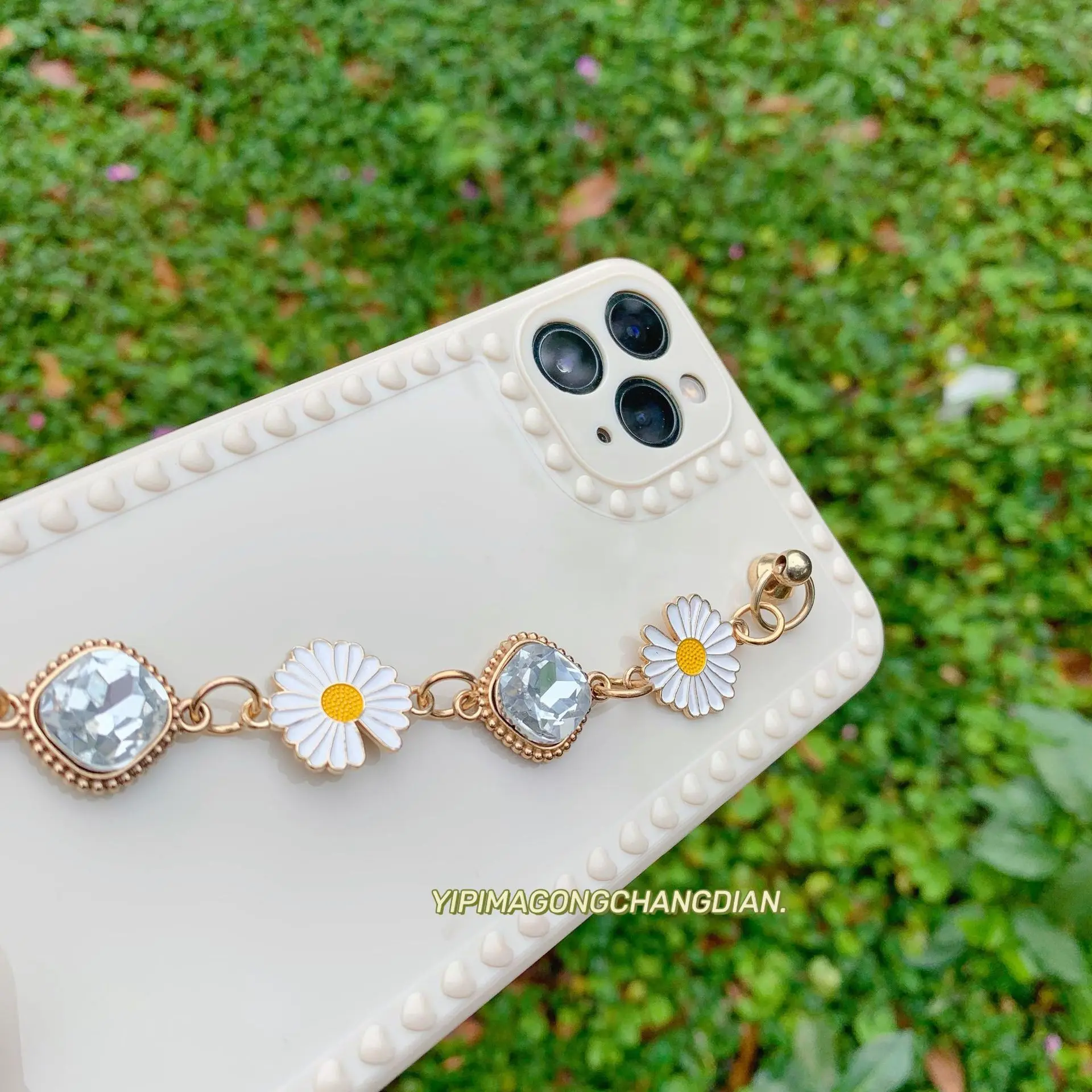 

Dazzle Chrysanthemum Stone Hand Chain Applicable Iphone12Pro Max Apple 11 Following From X/xs Soft Plus 8 Female Xr All-Inclusiv