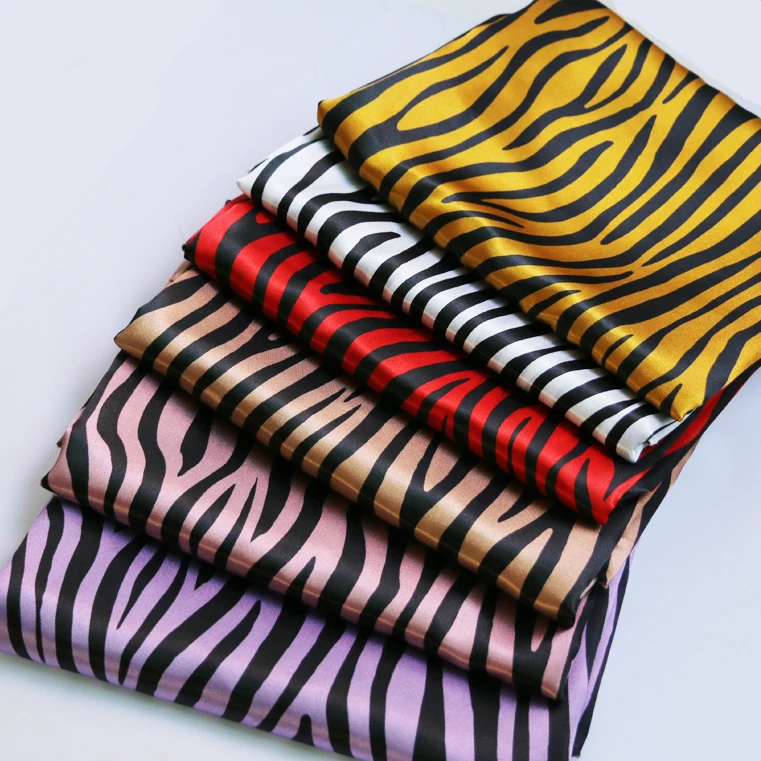 От Meter Мягкая атласная ткань полосатая подкладка с геометрическим узором - купить