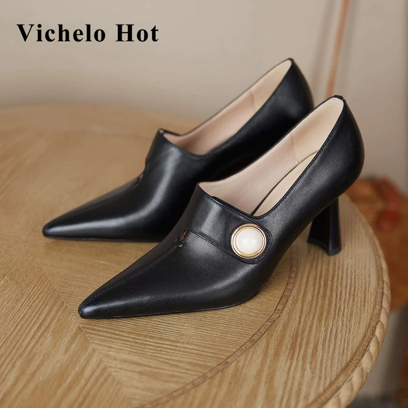 

Туфли-лодочки женские Vichelo, из натуральной кожи, с острым носком, на странном высоком каблуке, украшенные жемчугом, в английском стиле, повсе...