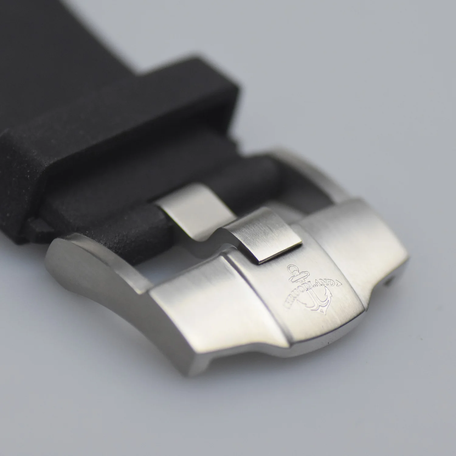 

Hruodland Oak Watch Men BGW-9 Luminous Diver Watch Mechanical Sapphire Crystal NH35 Automatic Self Wind 20bar Water Resistant