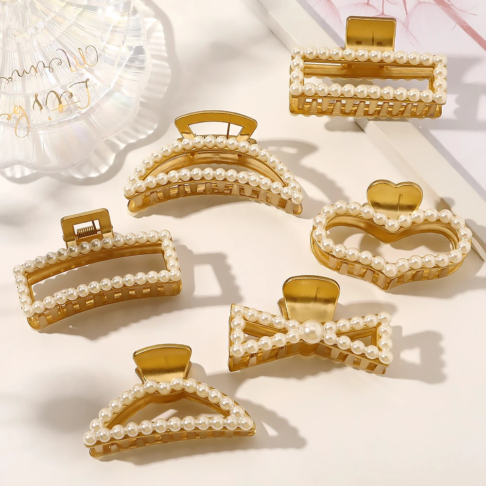 

Ins Pearl Hairpin Golden Lacquer Hair Catch Fashion Go Out Head Plate Hair Catch Clip Female Hair Accessories Wholesale