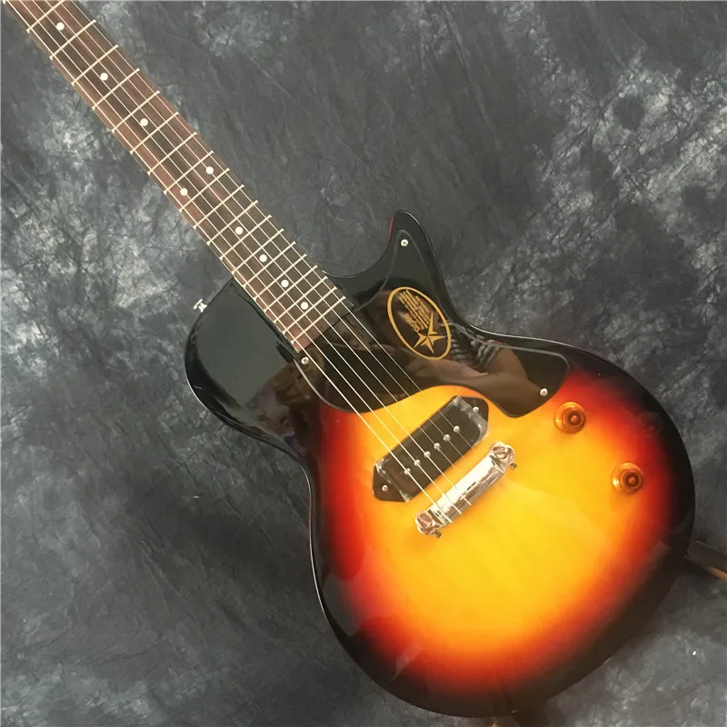 Новая стандартная электрическая гитара хорошее качество звука