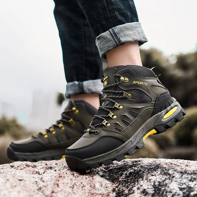2021 Couples Outdoor Mountain Climbing Shoes Men Fashion Autumn Winter Hiking Shoes Male Leather Camping Man Boots botas de caza