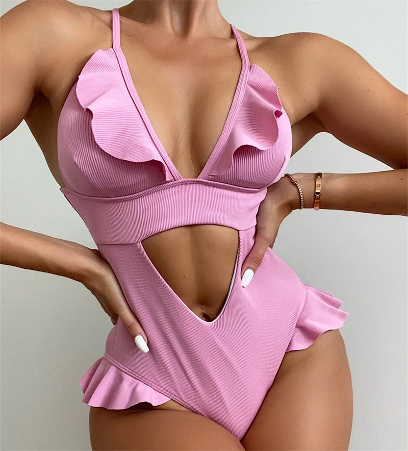 

Женский купальник с оборками, глубоким V-образным вырезом и открытой спиной