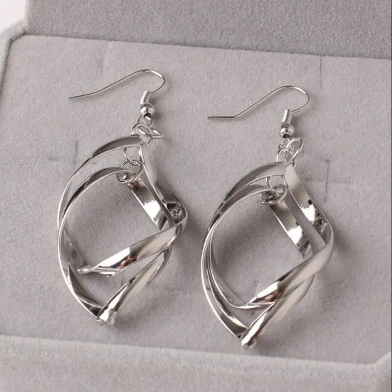 Золотые геометрические висячие серьги скрученные Ромбы несколько слоев двойные