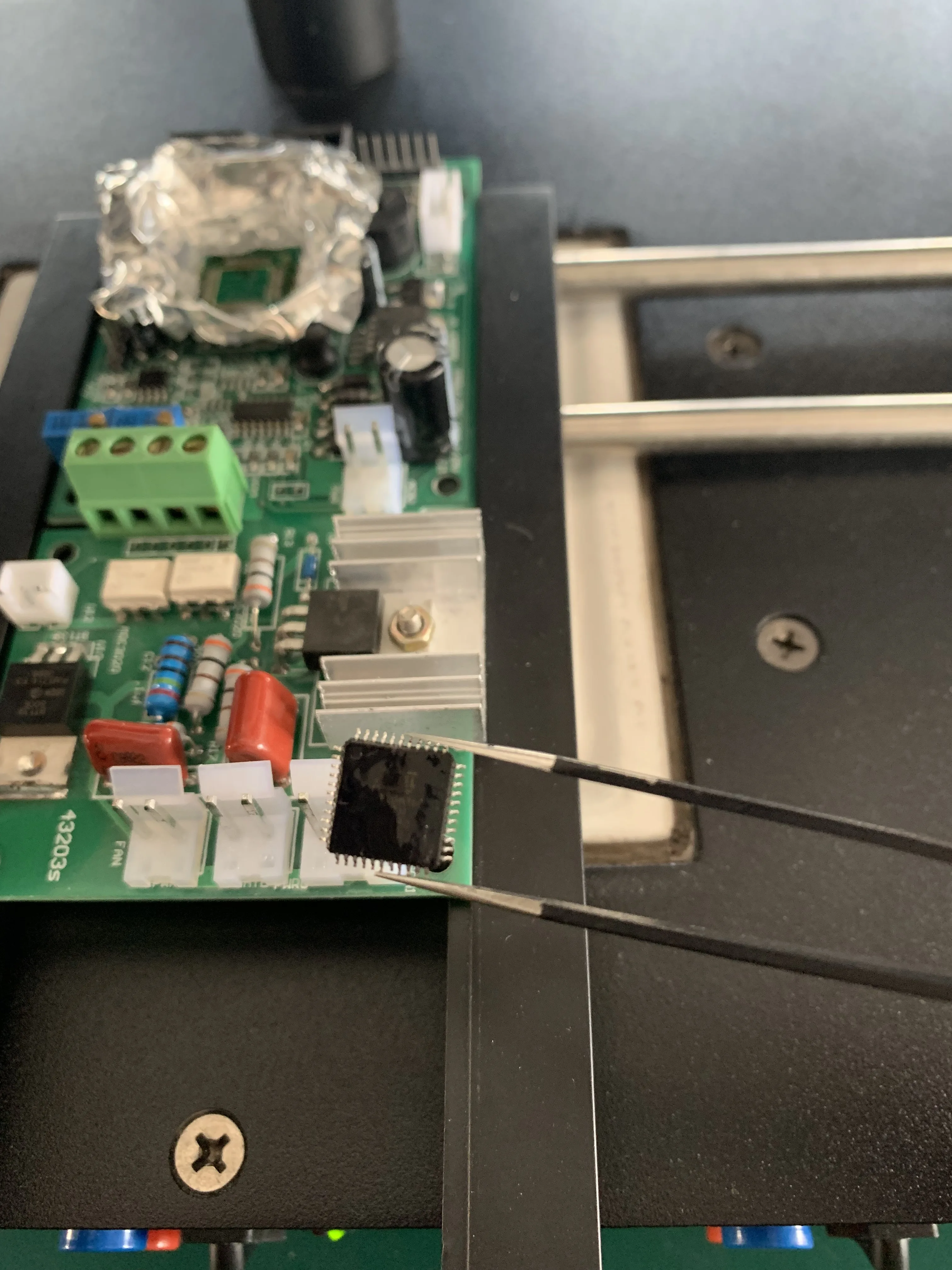 smd t862 infrared 3 in 1 pcb bga rework station for mobile phone laptop components desoldering free global shipping